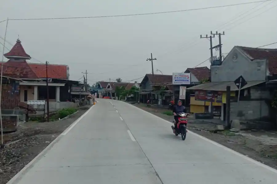 Perbaikan Jalan Brongkos-Ngembul Blitar